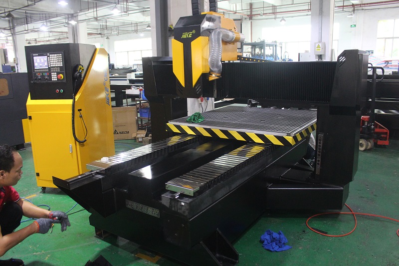 杰克铝板雕刻机 销售结束多宝电竞的服务才刚开始